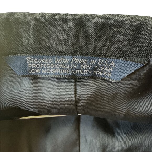 Lands End 2 Button Black Pinstriped 100% Wool Blazer Sz 39 - Picture 2 of 6